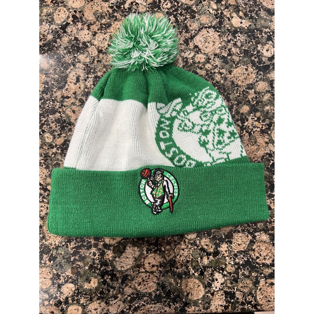 Fan Favorite Boston Celtics NBA Beanie Hat Green White Pom Cuffed Knit OSFA